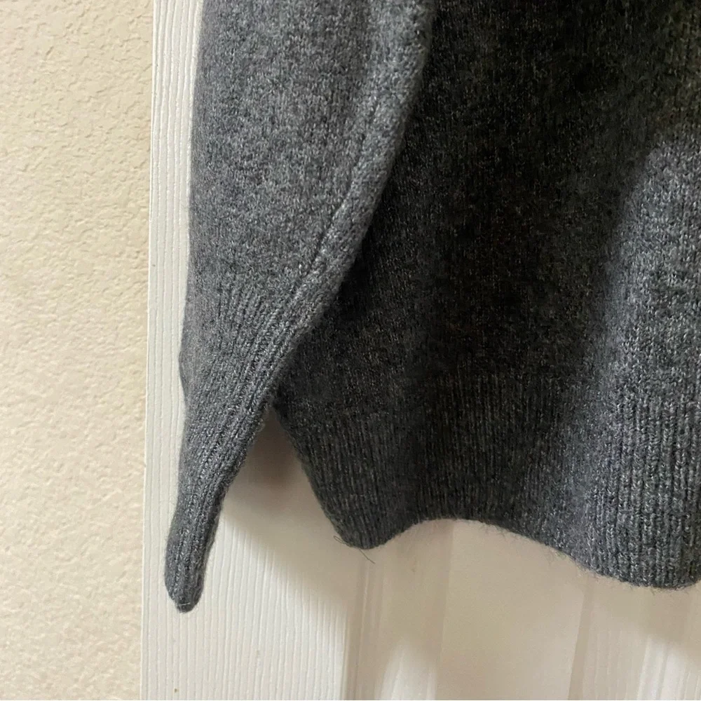Vince Camuto Heather Gray V-Neck Long Sleeve Women's Size Medium Sweater NWT! - Picture 13 of 16